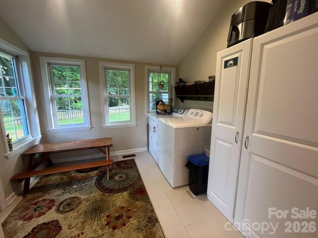 325 Ewbank Road, Etowah, NC 28729