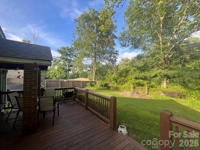 325 Ewbank Road, Etowah, NC 28729