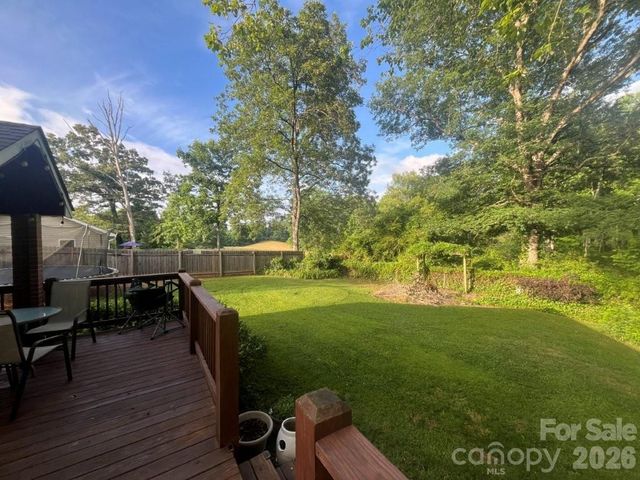 325 Ewbank Road, Etowah, NC 28729