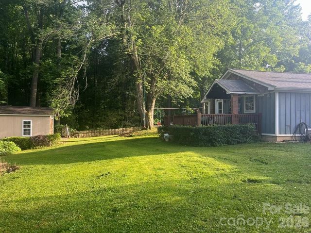 325 Ewbank Road, Etowah, NC 28729