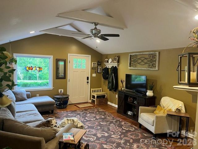 325 Ewbank Road, Etowah, NC 28729