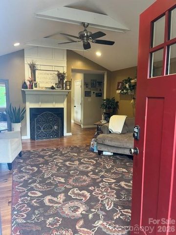 325 Ewbank Road, Etowah, NC 28729