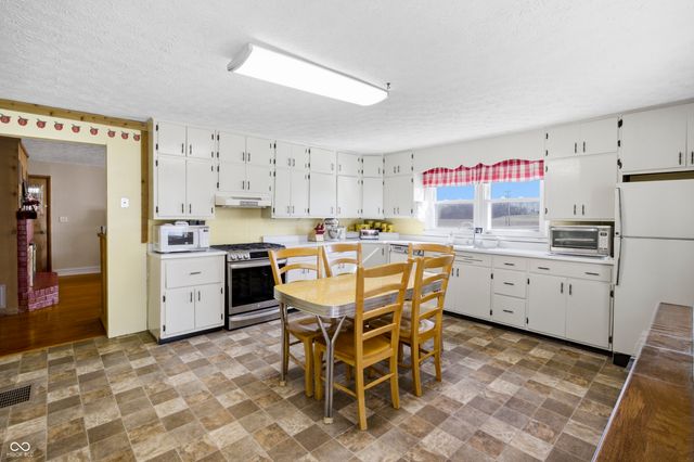 3850 S 150 W, Columbus, IN 47201