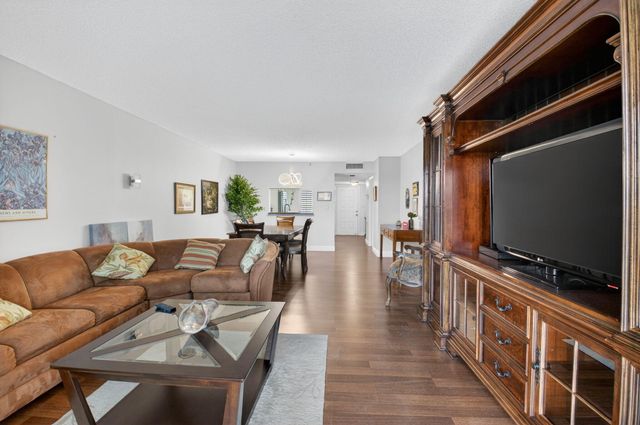 6866 Huntington Lane 607, Delray Beach, FL 33446