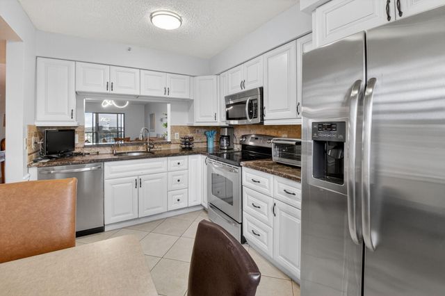 6866 Huntington Lane 607, Delray Beach, FL 33446