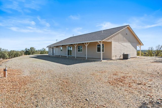 18720 Cobblestone Drive, Cottonwood, CA 96022