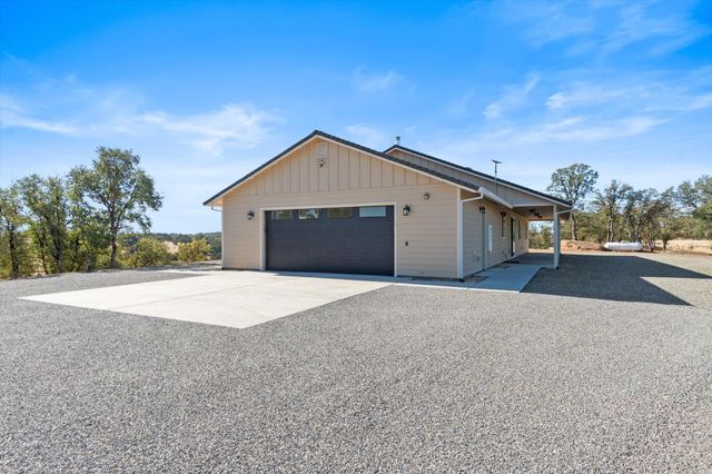 18720 Cobblestone Drive, Cottonwood, CA 96022