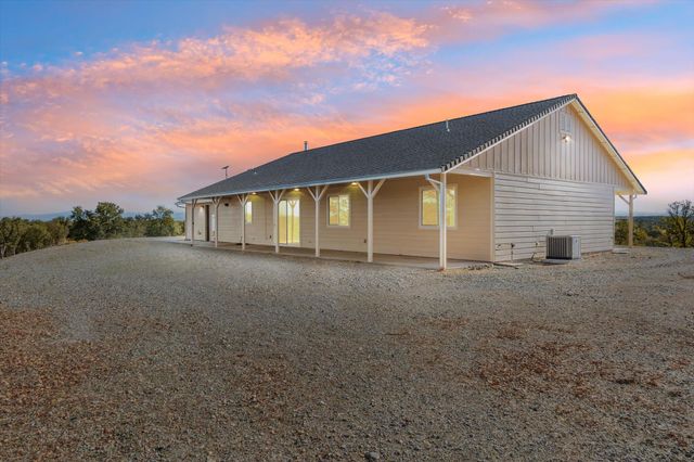 18720 Cobblestone Drive, Cottonwood, CA 96022