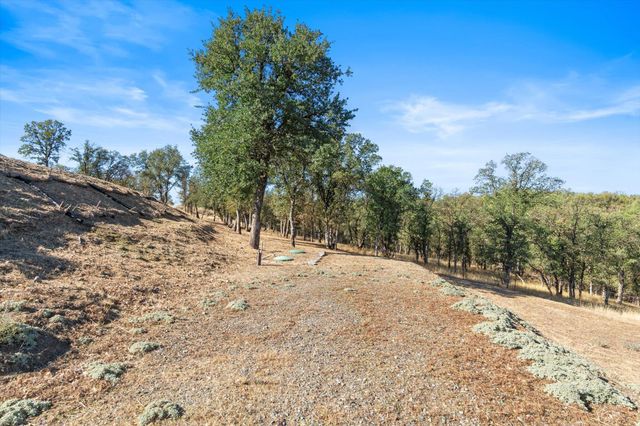 18720 Cobblestone Drive, Cottonwood, CA 96022