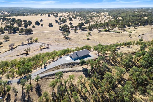 18720 Cobblestone Drive, Cottonwood, CA 96022