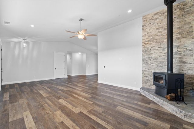 18720 Cobblestone Drive, Cottonwood, CA 96022