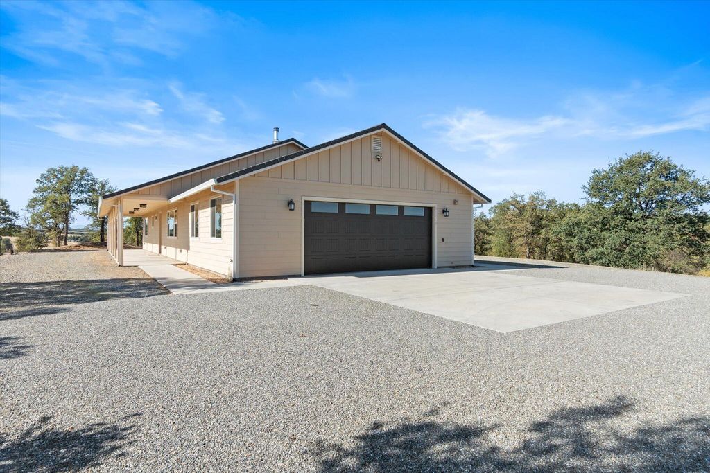 18720 Cobblestone Drive, Cottonwood, CA 96022