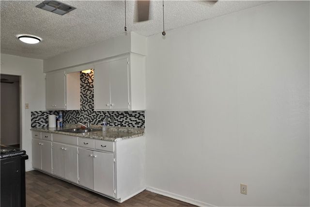 1028 Starlite Dr, Portland, TX 78374