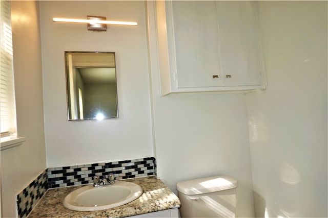 1028 Starlite Dr, Portland, TX 78374