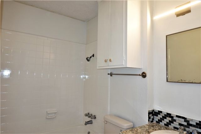 1028 Starlite Dr, Portland, TX 78374