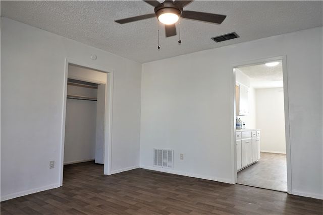 1028 Starlite Dr, Portland, TX 78374