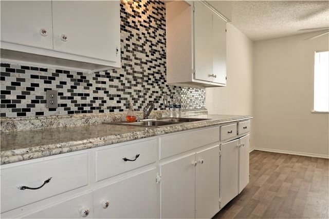 1028 Starlite Dr, Portland, TX 78374