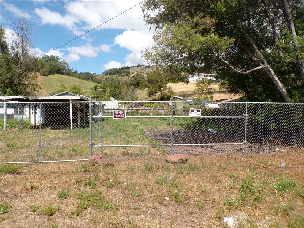 Image 5 of property listing at 4546 Foothill, Lucerne, CA 95458