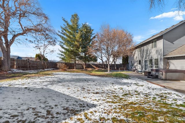 2389 Fancher Field Road, East Wenatchee, WA 98802