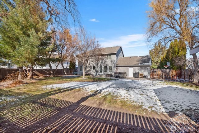 2389 Fancher Field Road, East Wenatchee, WA 98802