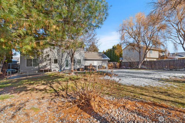 2389 Fancher Field Road, East Wenatchee, WA 98802