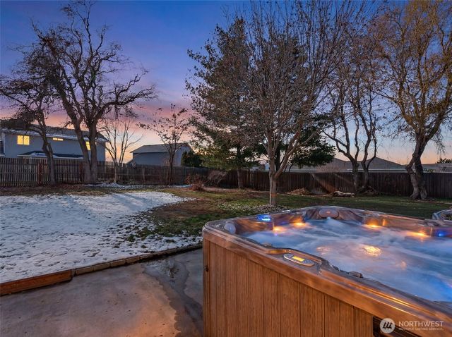 2389 Fancher Field Road, East Wenatchee, WA 98802