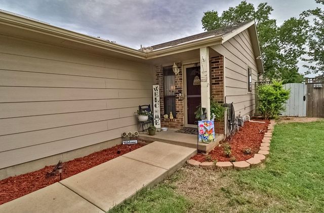 1738 S Beech Ct, Wichita, KS 67207