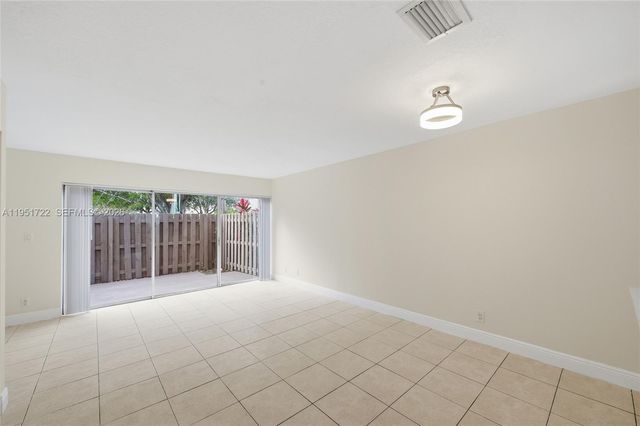 3001 NW 5th Ter 4, Pompano Beach, FL 33064