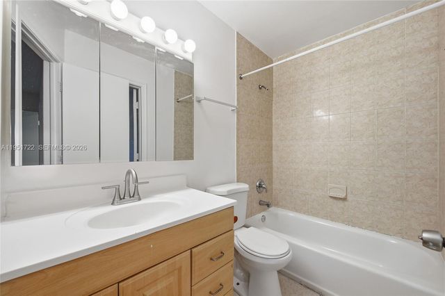 3001 NW 5th Ter 4, Pompano Beach, FL 33064