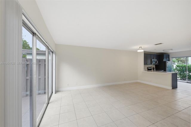 3001 NW 5th Ter 4, Pompano Beach, FL 33064