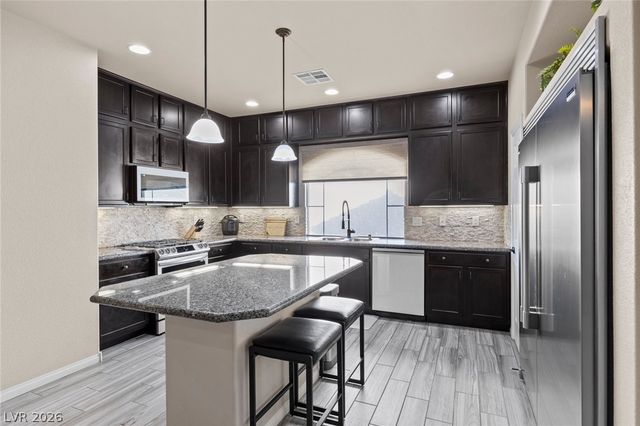 6026 Montana Peak Avenue, Las Vegas, NV 89139