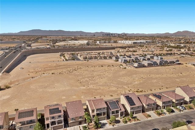 6026 Montana Peak Avenue, Las Vegas, NV 89139