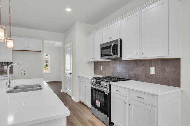 564 Nightengale Ridge Drive, Columbia, TN 38401