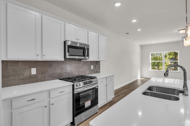 564 Nightengale Ridge Drive, Columbia, TN 38401