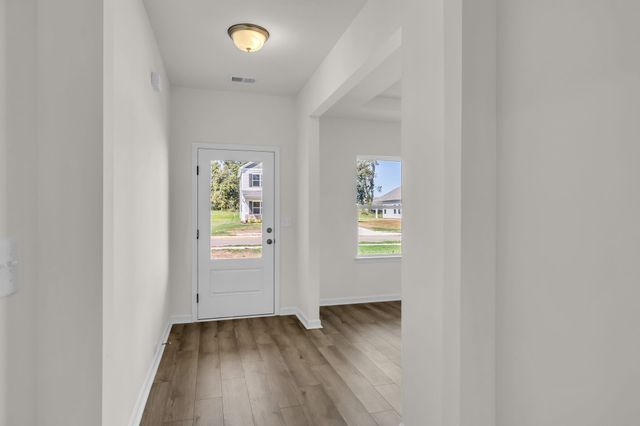 564 Nightengale Ridge Drive, Columbia, TN 38401