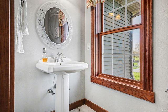 24607 County Road 36, Goshen, IN 46526