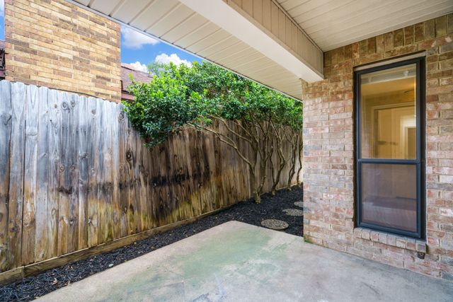 2014 Chalfont Drive, Carrollton, TX 75007