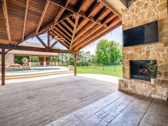 9721 Sunset Drive, Lavon, TX 75166