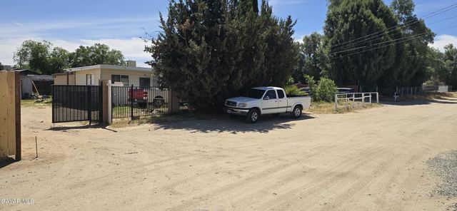 43310 Fairglen Road, Lancaster, CA 93535