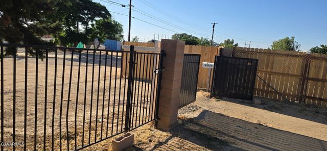 43310 Fairglen Road, Lancaster, CA 93535