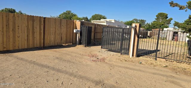 43310 Fairglen Road, Lancaster, CA 93535
