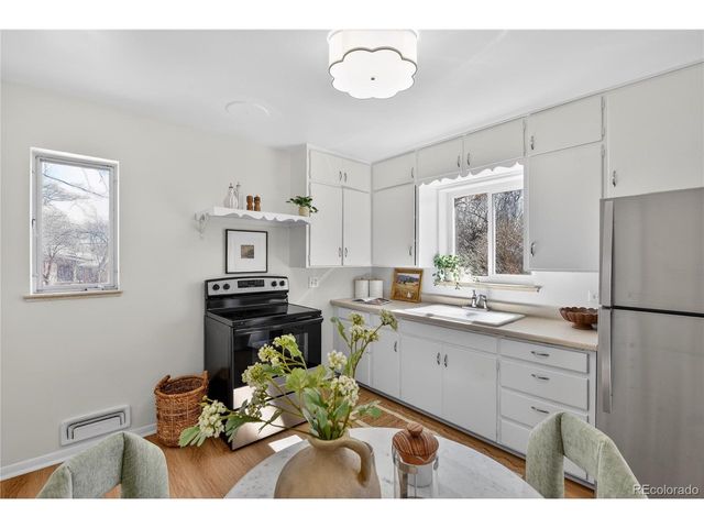 2592 S Uno Way, Denver, CO 80219