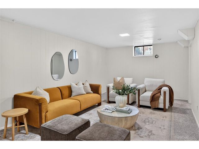 2592 S Uno Way, Denver, CO 80219