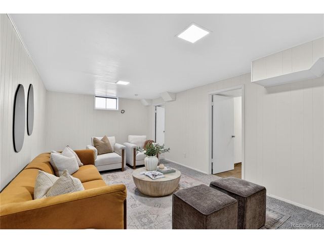 2592 S Uno Way, Denver, CO 80219