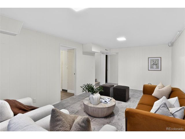 2592 S Uno Way, Denver, CO 80219