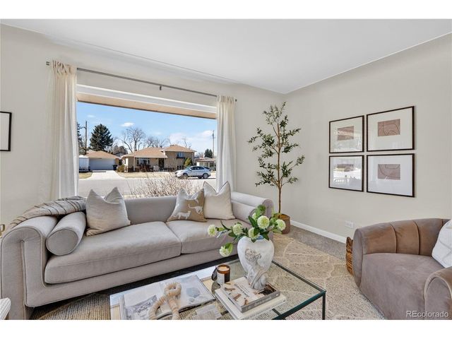 2592 S Uno Way, Denver, CO 80219