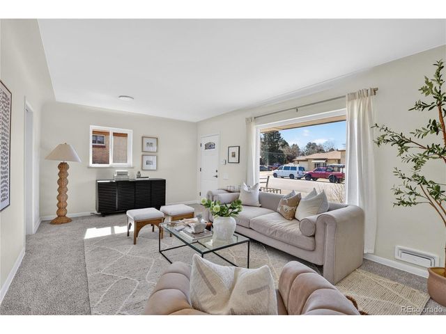 2592 S Uno Way, Denver, CO 80219