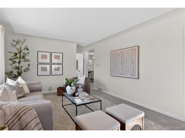 2592 S Uno Way, Denver, CO 80219