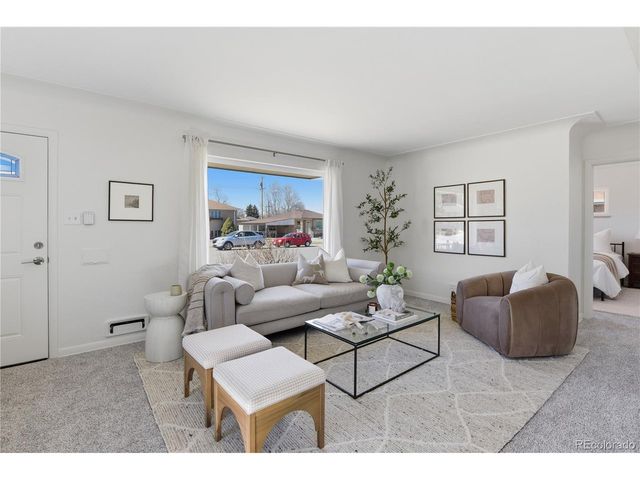 2592 S Uno Way, Denver, CO 80219