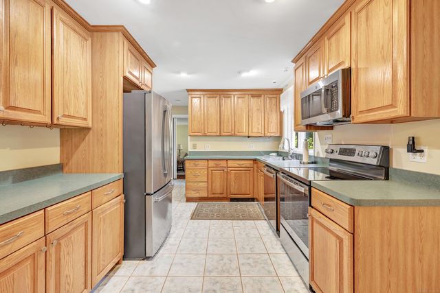 63 Far Horizon Drive, Monroe, CT 06468